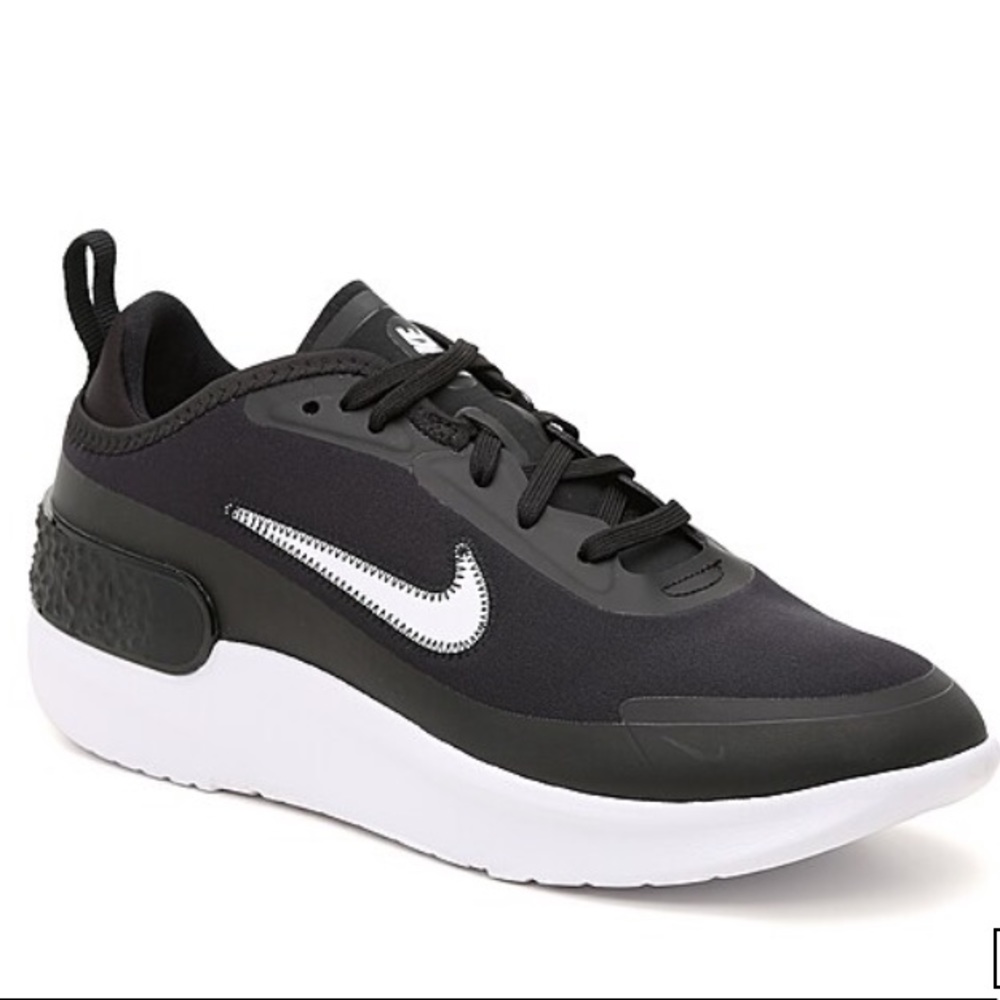 Nike Amixa Sneaker